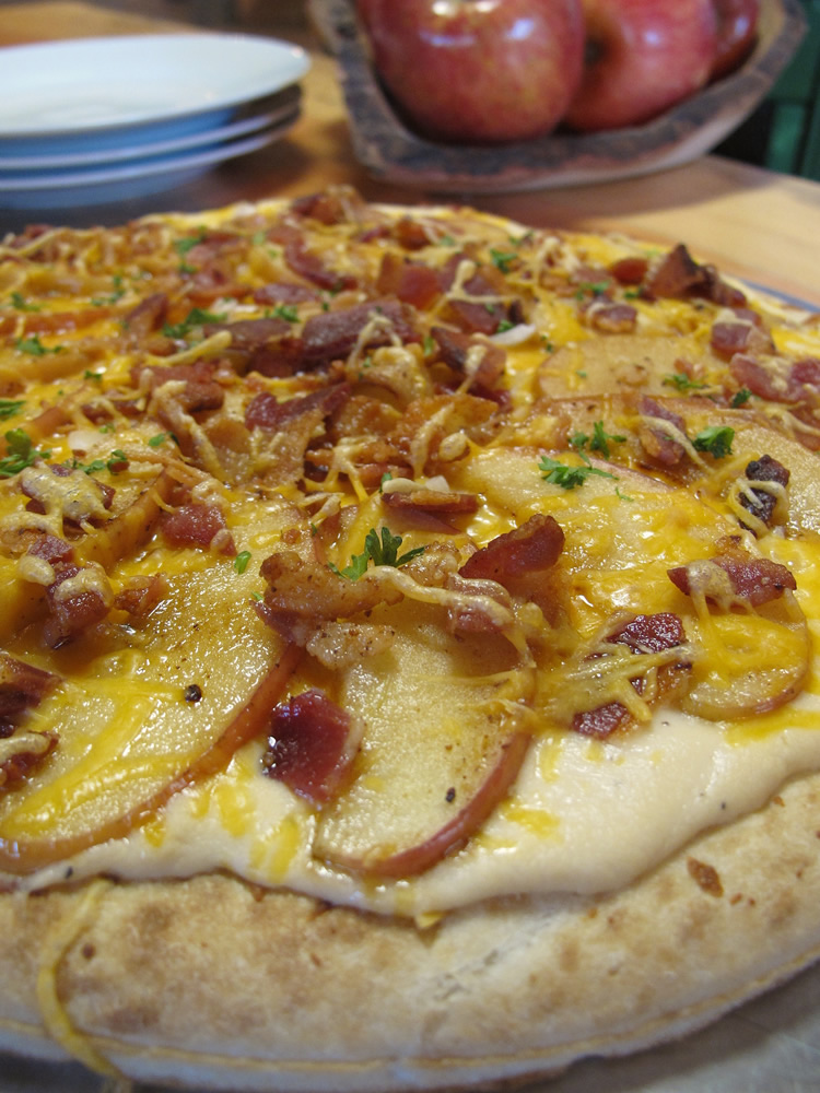 Apple, Cheddar & Bacon Pizza